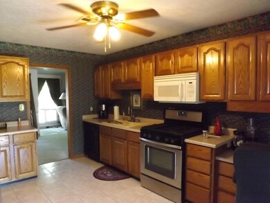 2345 Beverly Dr, Redding, CA 96002 - photo 4