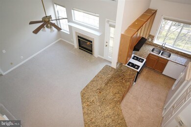 12461 Hayes Ct unit 302, Fairfax, VA 22033 - photo 5