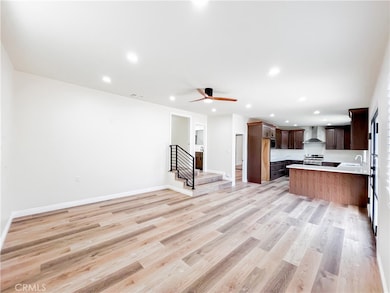 536 Short St unit B, Inglewood, CA 90302 - photo 2