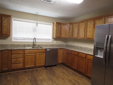 105 Holiday Blvd, Pineville, LA 71360 - photo 5