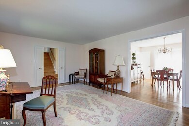 7407 Lanham Rd, Falls Church, VA 22043 - photo 4