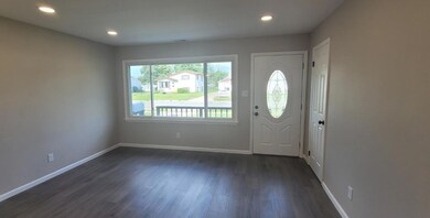 9528 Saric Dr, Highland, IN 46322 - photo 3