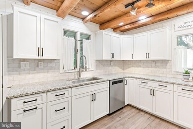 53 Delphinium Ln, Bunker Hill, WV 25413 - photo 7