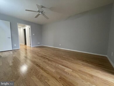 11500 Fairway Dr unit 305, Reston, VA 20190 - photo 7