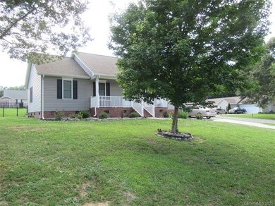 1536 Stonecroft Dr, Lincolnton, NC 28092 - photo 3