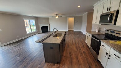 3929 Pensacola Dr, Hope Mills, NC 28348 - photo 4