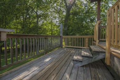 213 Sandusky Rd, Shelbyville, TN 37160 - photo 3