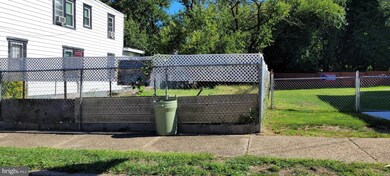 310 E 28th St, Camden, NJ 08105 - photo 2