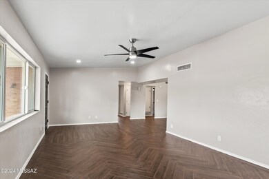 07-Living Area