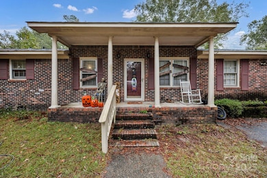 403 Ravenscroft Rd, West Columbia, SC 29172 - photo 2