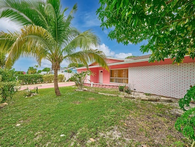 1010 S B St, Lake Worth, FL 33460 - photo 4