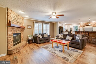 29157 Quarter Moon Ln, Rhoadesville, VA 22542 - photo 3