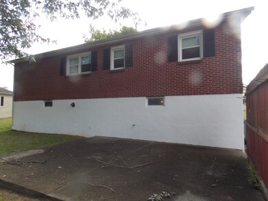 121 Reedy Street back of house