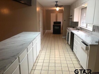 4016 4016 Darrell Ln, Tyler, TX 75701 - photo 2