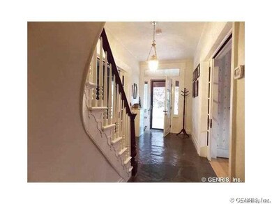 Foyer.