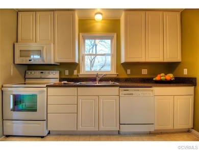 WOULD YOU LIKE TO HAVE A RENOVATED KITCHEN WITH TH