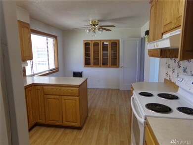 339 SW 14th St, Chehalis, WA 98532 - photo 7