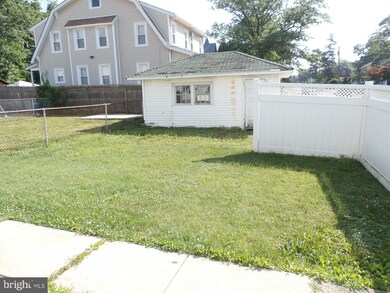201 W Ashland Ave, Glenolden, PA 19036 - photo 4
