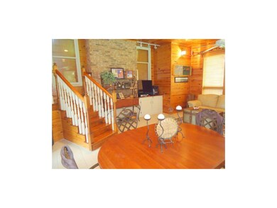 Family room/sunroom
