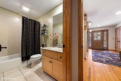 110 N Myrtle Ave unit 3, Elmhurst, IL 60126 - photo 4