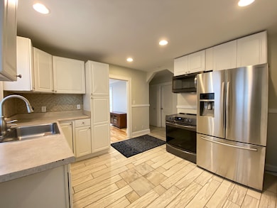 143 Calhoun St unit 1st floor, Torrington, CT 06790 - photo 5