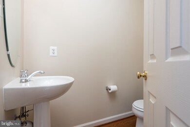 4527 Fair Valley Dr, Fairfax, VA 22033 - photo 5