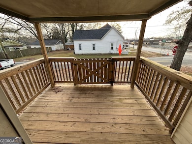 88 E Stephens St, Winder, GA 30680 - photo 4