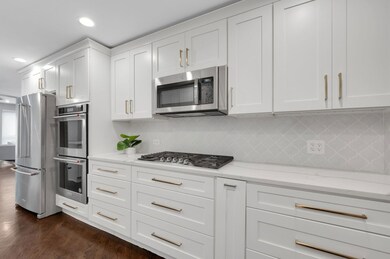 3123 W Chase Ave, Chicago, IL 60645 - photo 4