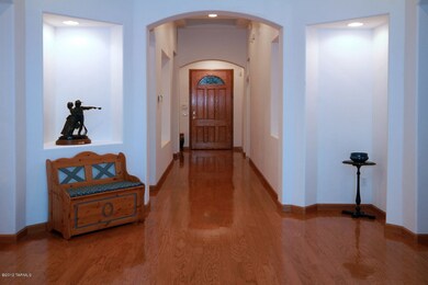 WONDERFUL GALLERY ENTRANCE