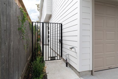 616 E 27th St, Houston, TX 77008 - photo 2