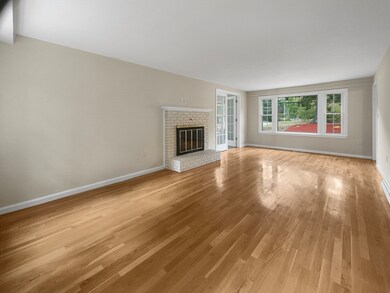 139 Cranberry Rd, Dracut, MA 01826 - photo 4