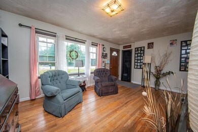 1104 E Blackstock Rd, Moore, SC 29369 - photo 3