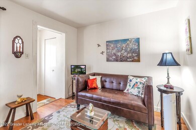 07-2216-Lyons-Ave-WindowStill-Real-Estat