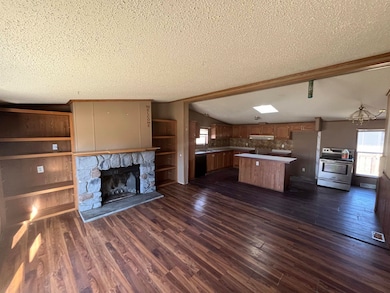 199 Pine St, Tilden, NE 68781 - photo 6