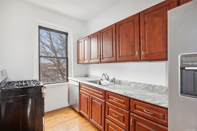 Acropolis Gardens unit 4D, Astoria, NY 11105 - photo 5