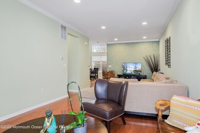 006_70_DEMAREST_DR_372333_700522