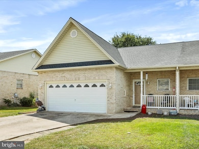 615 Allegheny Cir, Woodstock, VA 22664 - photo 2