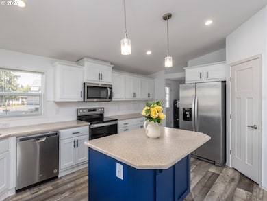 570 N 10th Ave unit 2, Cornelius, OR 97113 - photo 4