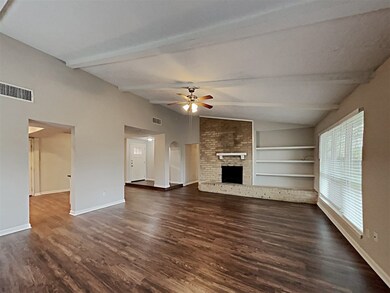 4310 Saffron Ln, Friendswood, TX 77546 - photo 3