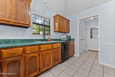 5827 southbend ln-interior-06