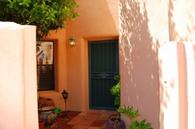 13227 N Mimosa - entryway