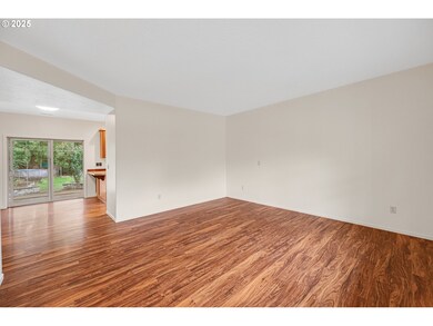 328 NW Sherman St, Sheridan, OR 97378 - photo 4