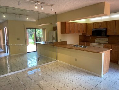 800 SW 119th Way, Davie, FL 33325 - photo 3