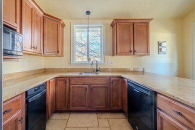 915 Pleasant St, Worcester, MA 01602 - photo 3