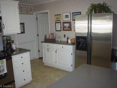 2005 Harvell St, Asheboro, NC 27205 - photo 4