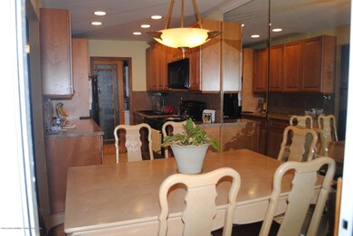 519 Correll Ave unit 1, Staten Island, NY 10309 - photo 5