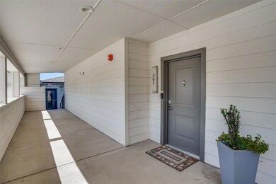 5718 Mccommas Blvd unit 301, Dallas, TX 75206 - photo 2