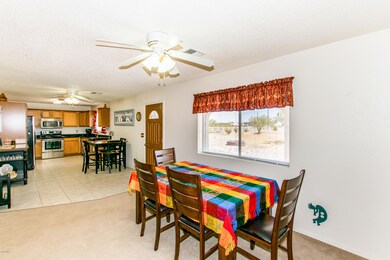 05 Dining Area