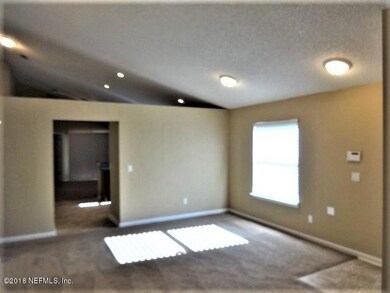 2_FL13678_living