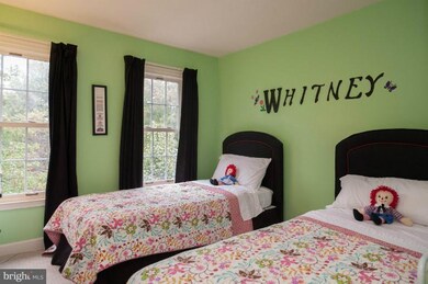 6878 Mclean Province Cir, Falls Church, VA 22043 - photo 2